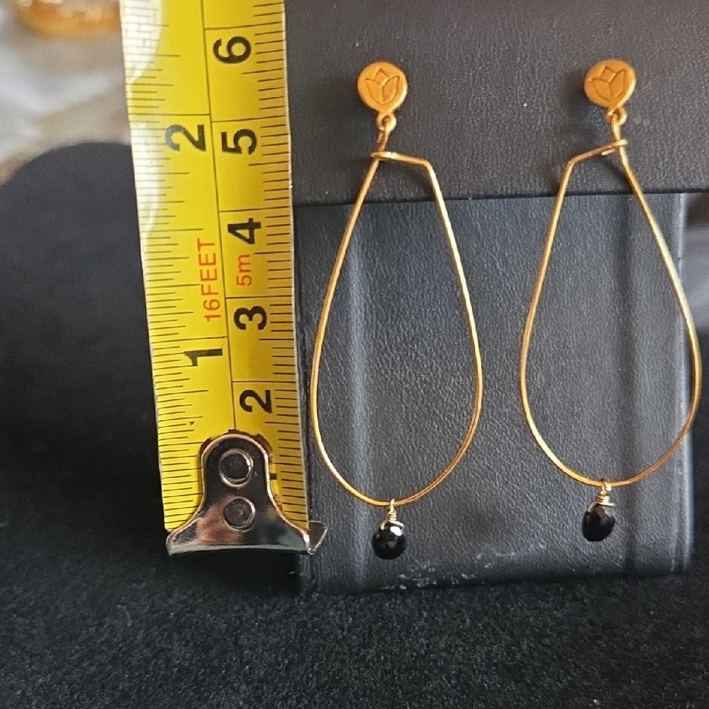 Satya Earrings - Picture 4 of 4